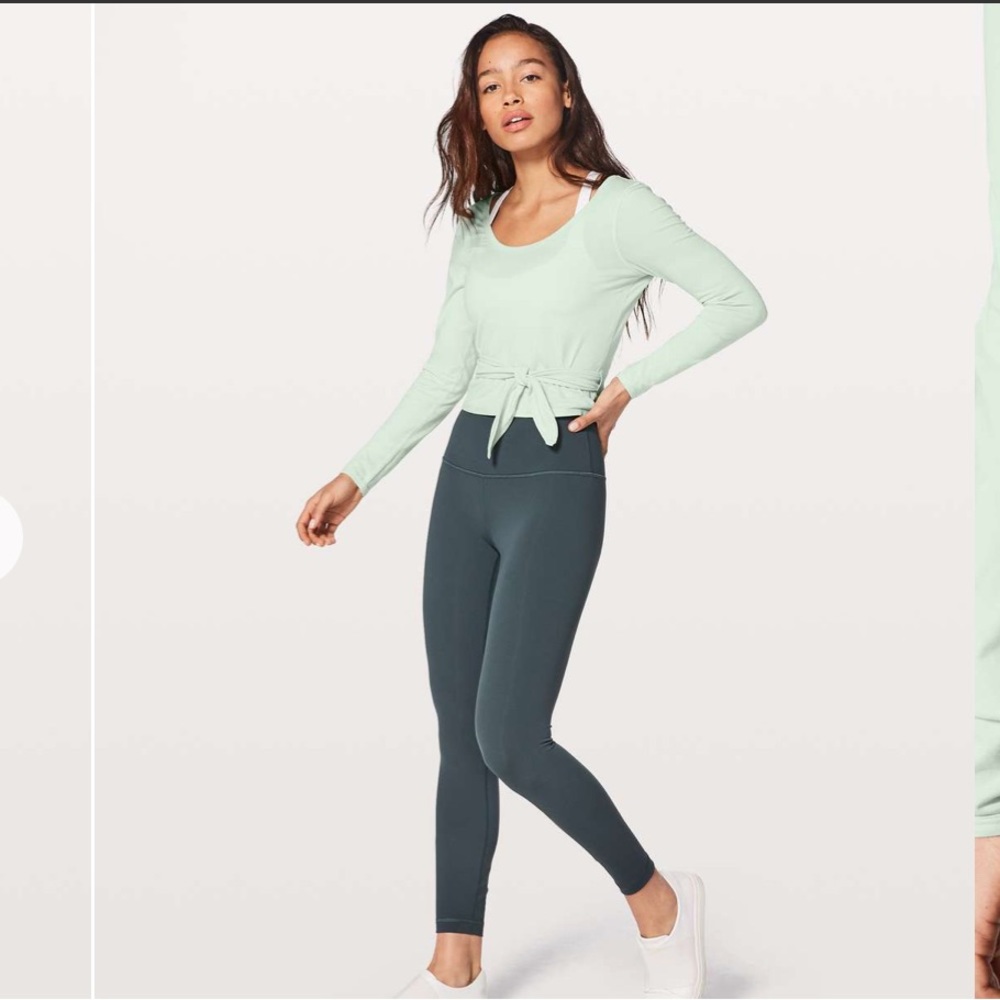 Lululemon Its A Tie Long Sleeve in Sea Breeze